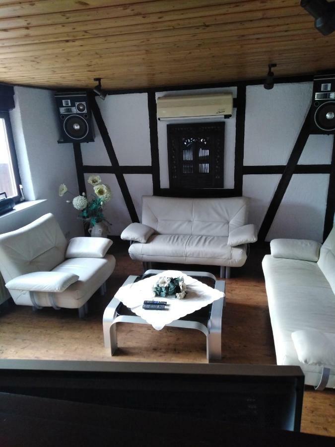 شقة Fachwerkhaus In D 63667 Nidda Fuer 8 Bis 12 Personen المظهر الخارجي الصورة