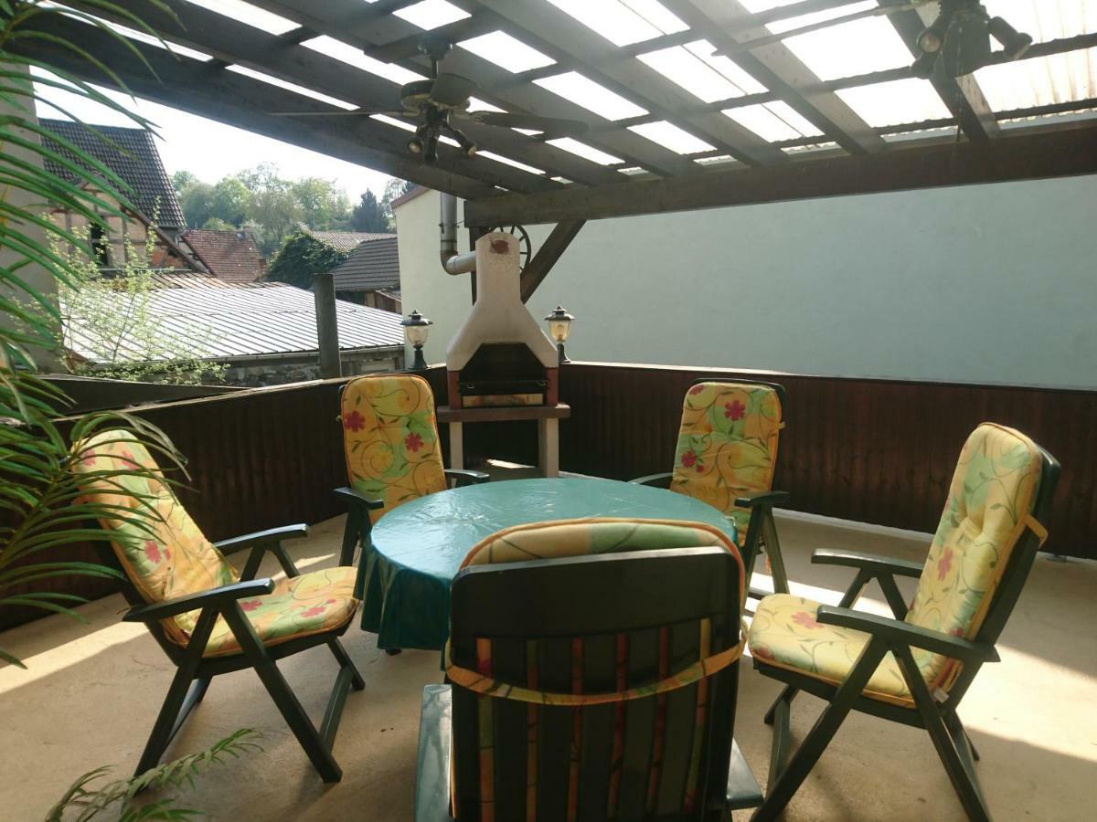شقة Fachwerkhaus In D 63667 Nidda Fuer 8 Bis 12 Personen المظهر الخارجي الصورة